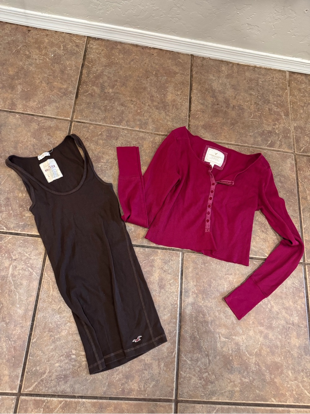 Y2K Bundle! Hollister Brown Tank Top & American Eagle Cropped Henley M/L
